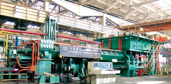 40MN双动卧式油压机用于铜与铜合金管材、棒材、型材的热挤压加工.jpg