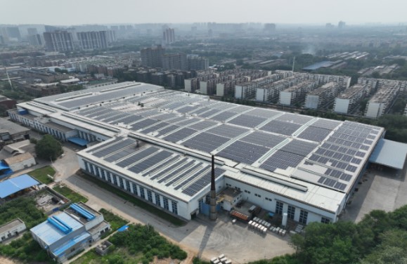 分布式光伏发电，利用厂房、仓库、办公楼等建筑屋顶及部分空地进行光伏发电.jpg